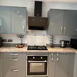 4 Bedroom House Rented By The Room
