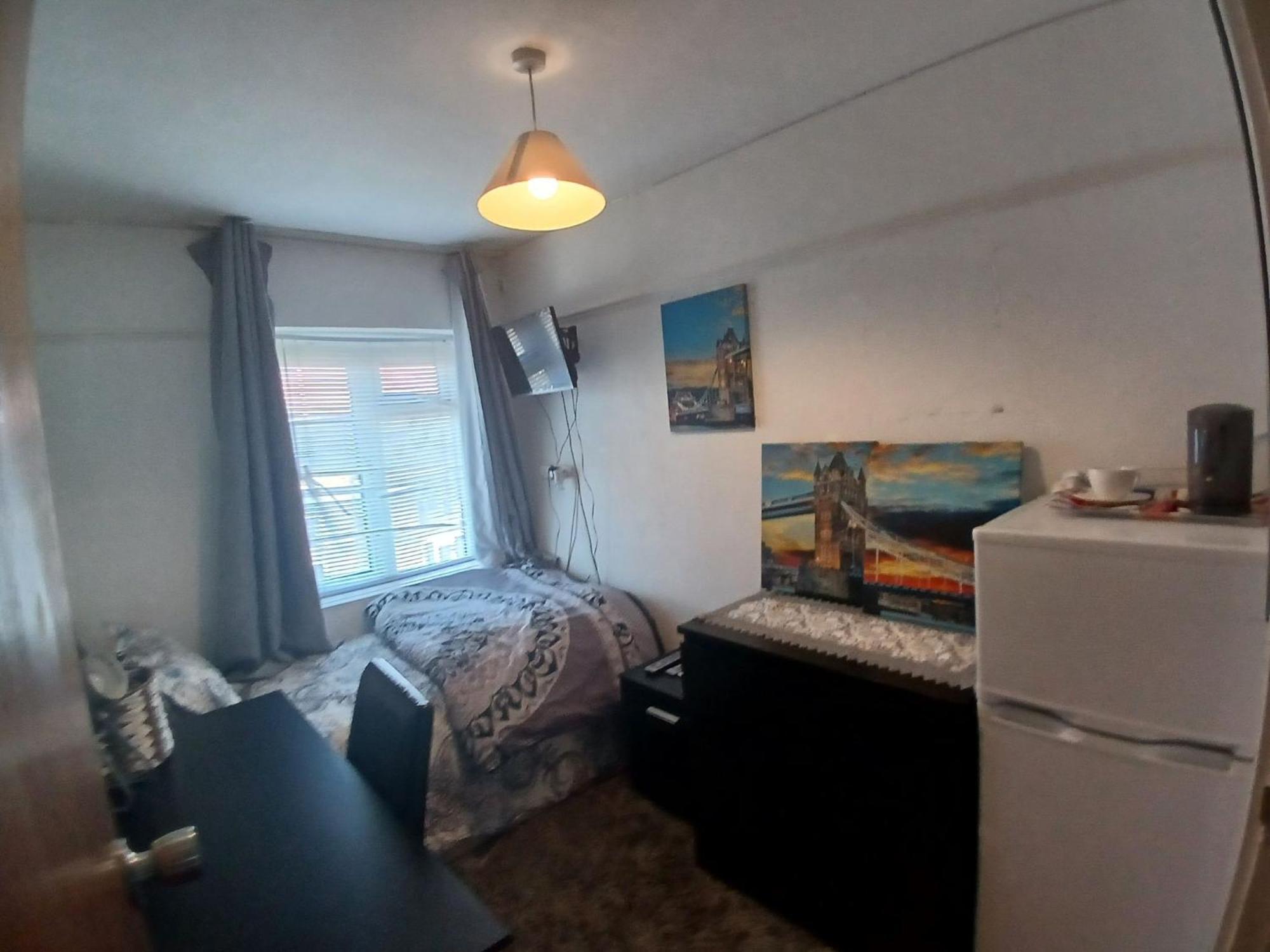 Gasthuis 4 Bedroom House Rented By The Londen