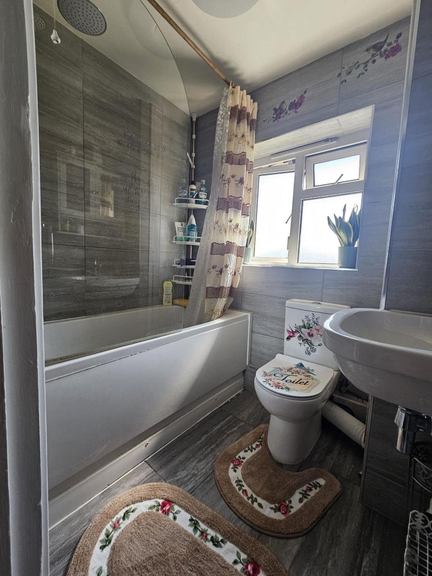 4 Bedroom House Rented By The Londres